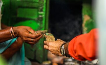 Linking Compensation to Employee Motivation and Performance